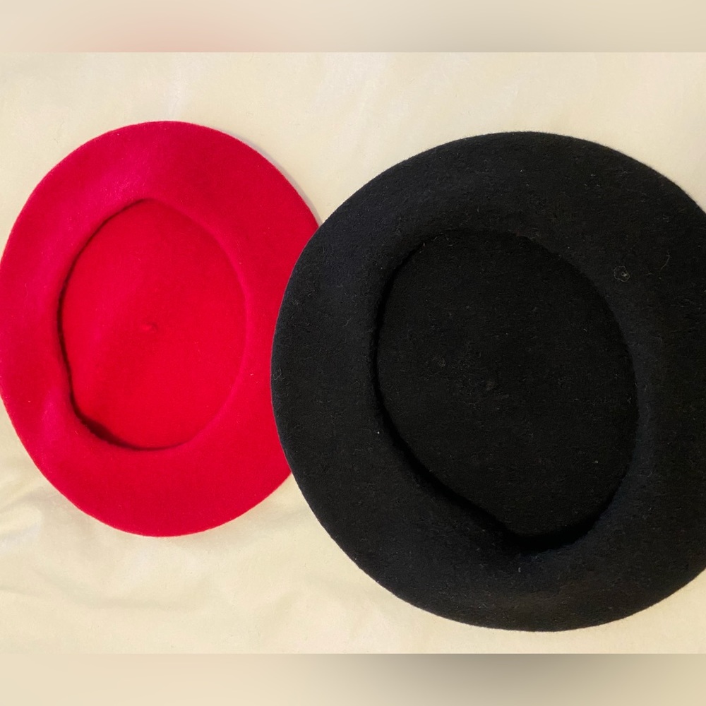 Aritzia Alxiliart Wool Beret New without Tag